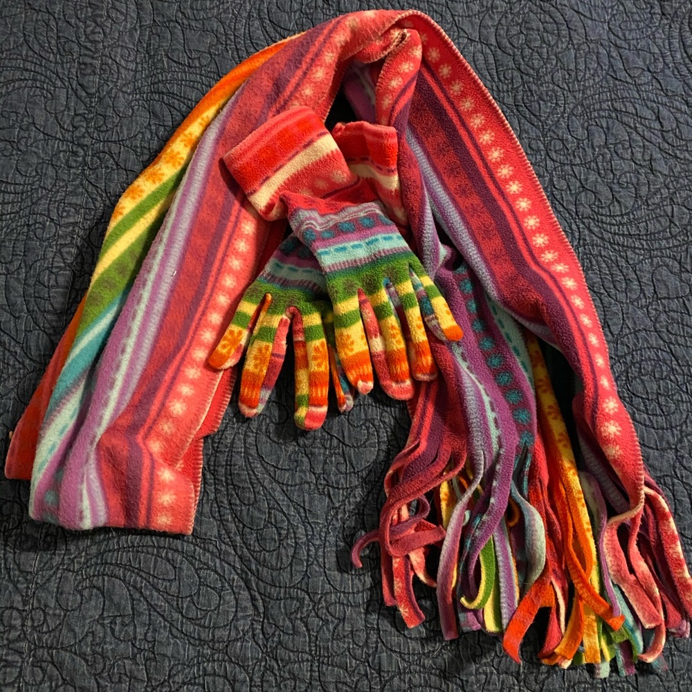 Scarf and glove set
